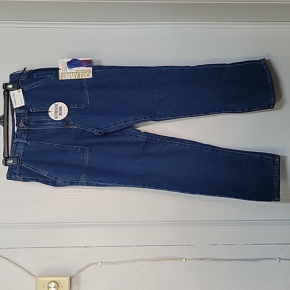 !iT High Rise Straight Leg size 6